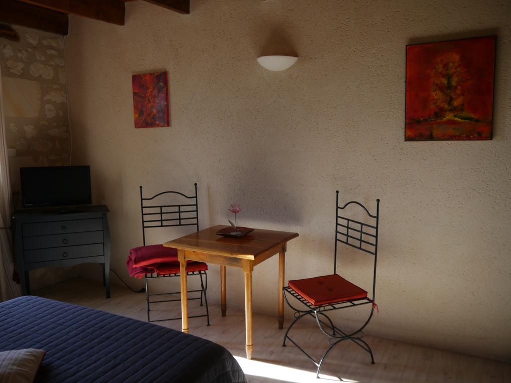 Logis Auberge De Crissay Номер фото