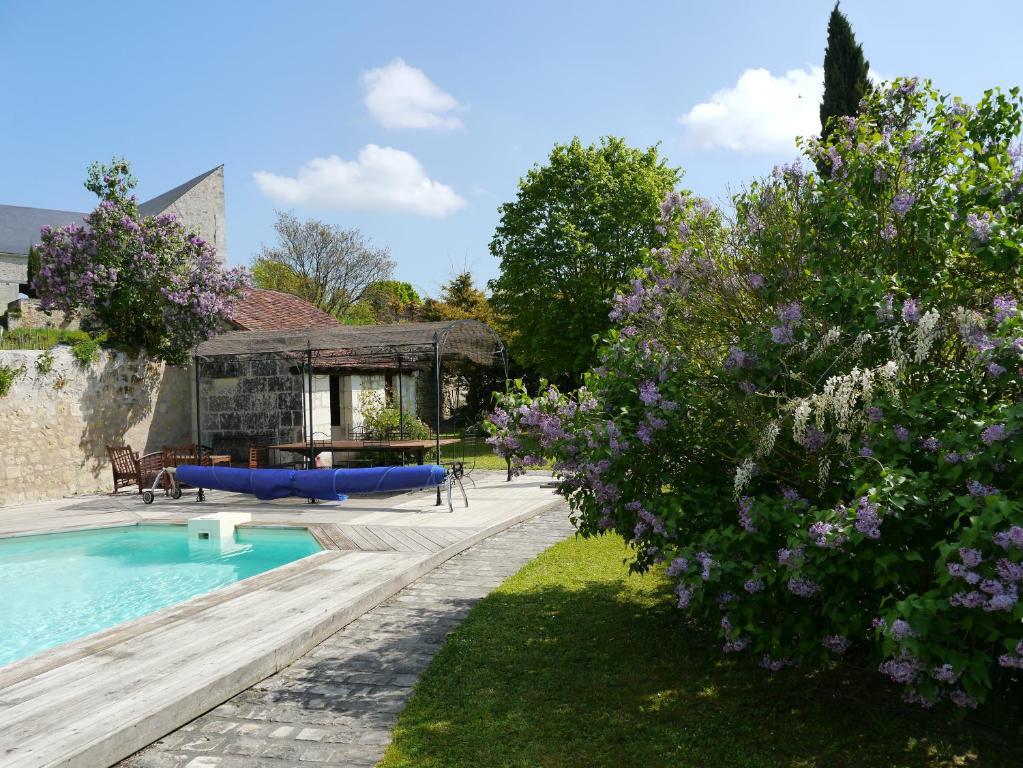 Logis Auberge De Crissay Екстер'єр фото